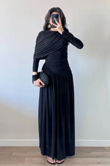 Kadın Siyah Omuz Parçalı Çapraz Büzgülü Elbise 1041-2679