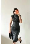 Kadın Siyah Omuz Vatkalı Bel Pileli Deri Elbise 1041-2741