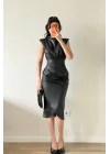 Kadın Siyah Omuz Vatkalı Bel Pileli Deri Elbise 1041-2741