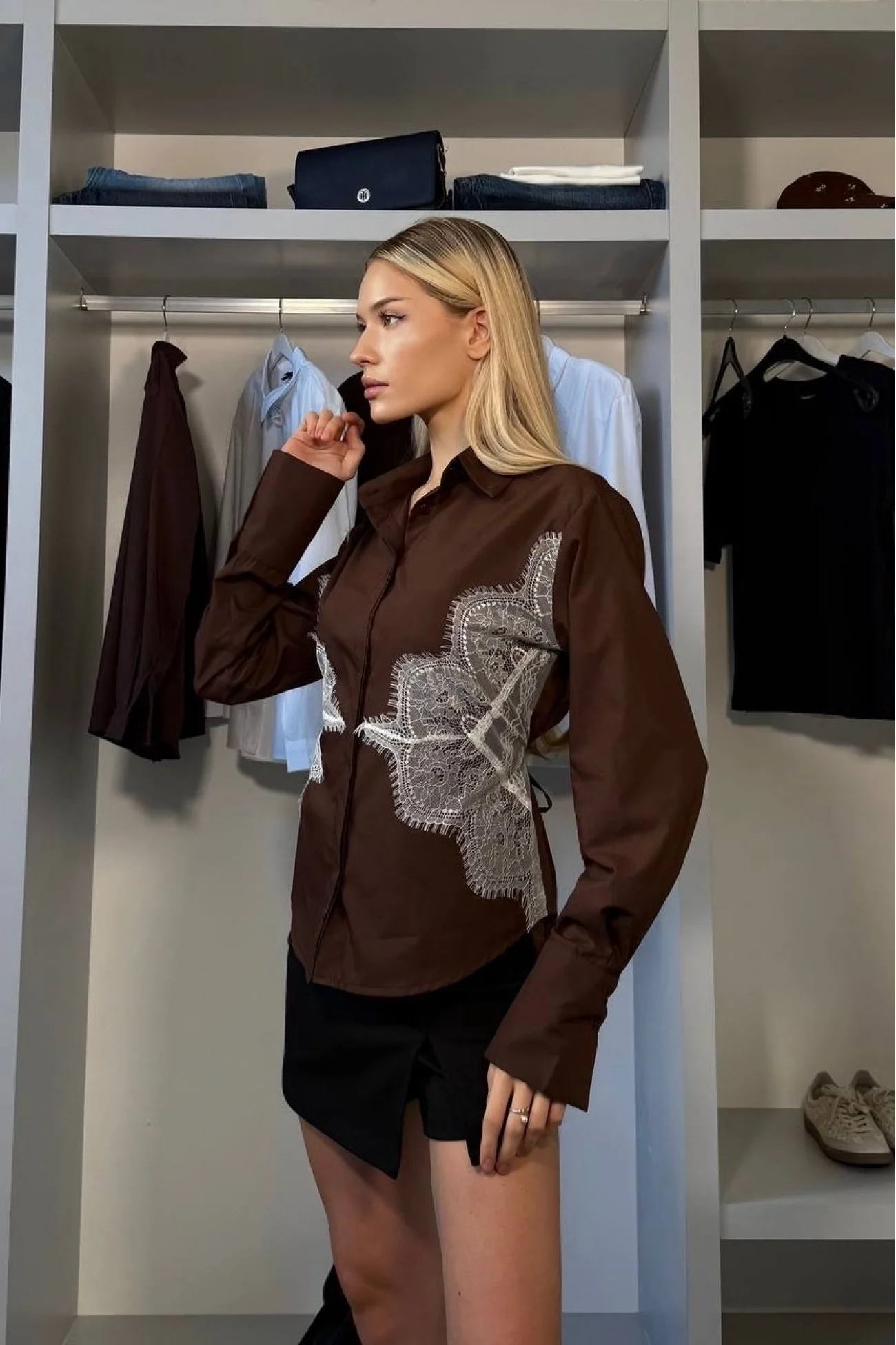 Kadın Kahve Sırt Bağlamalı Ön Dantel Detaylı Gömlek 1041-2820