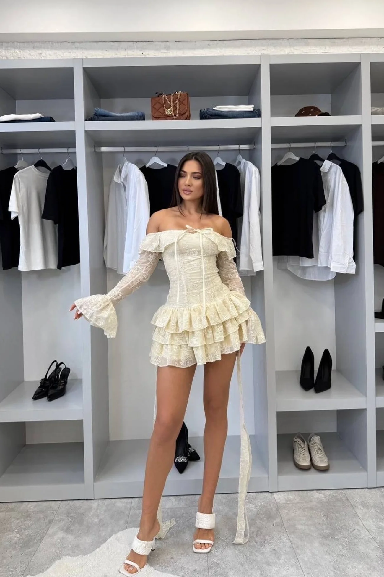 Kadın Krem Dantel Detay Düşük Omuz Mini Elbise 1041-2841