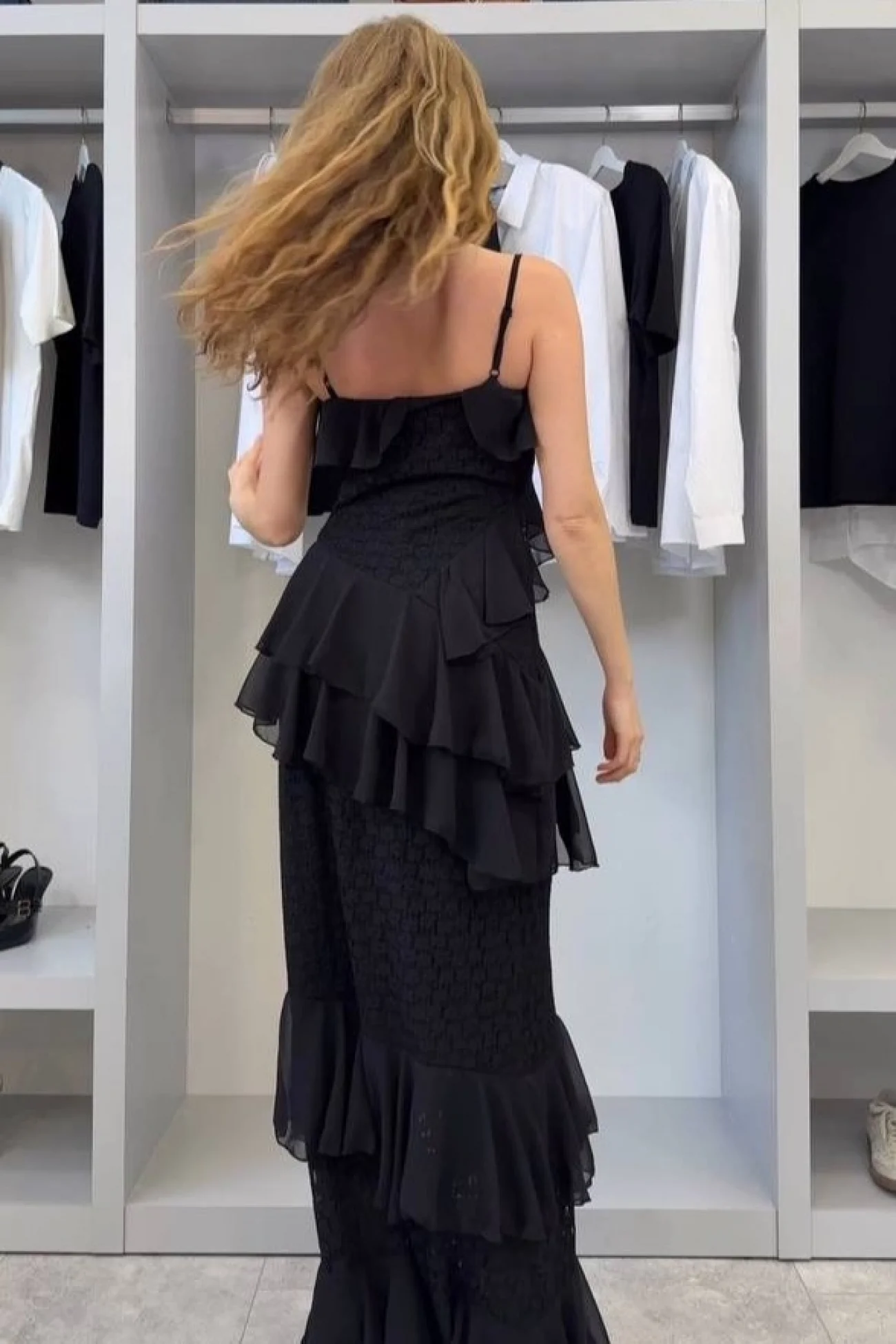 Kadın Siyah Dantel Şifon Garnili Fırfırlı Elbise 1041-2812