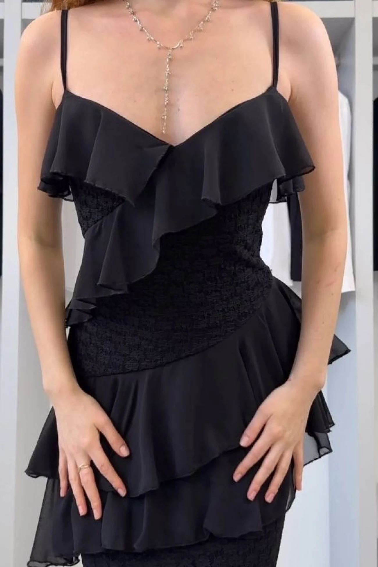 Kadın Siyah Dantel Şifon Garnili Fırfırlı Elbise 1041-2812