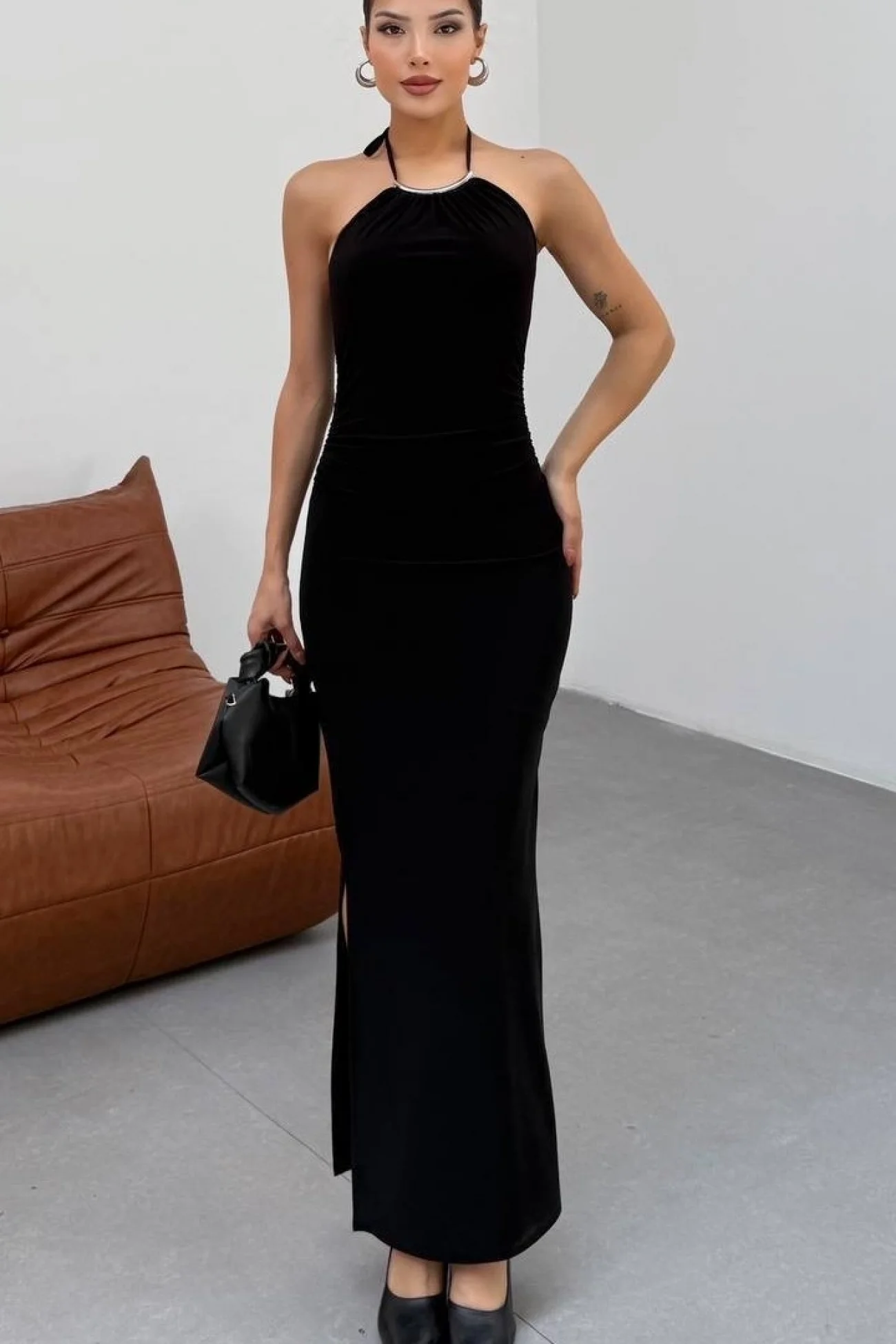 Kadın Siyah Aksesuarlı Lastikli Uzun Elbise 13956