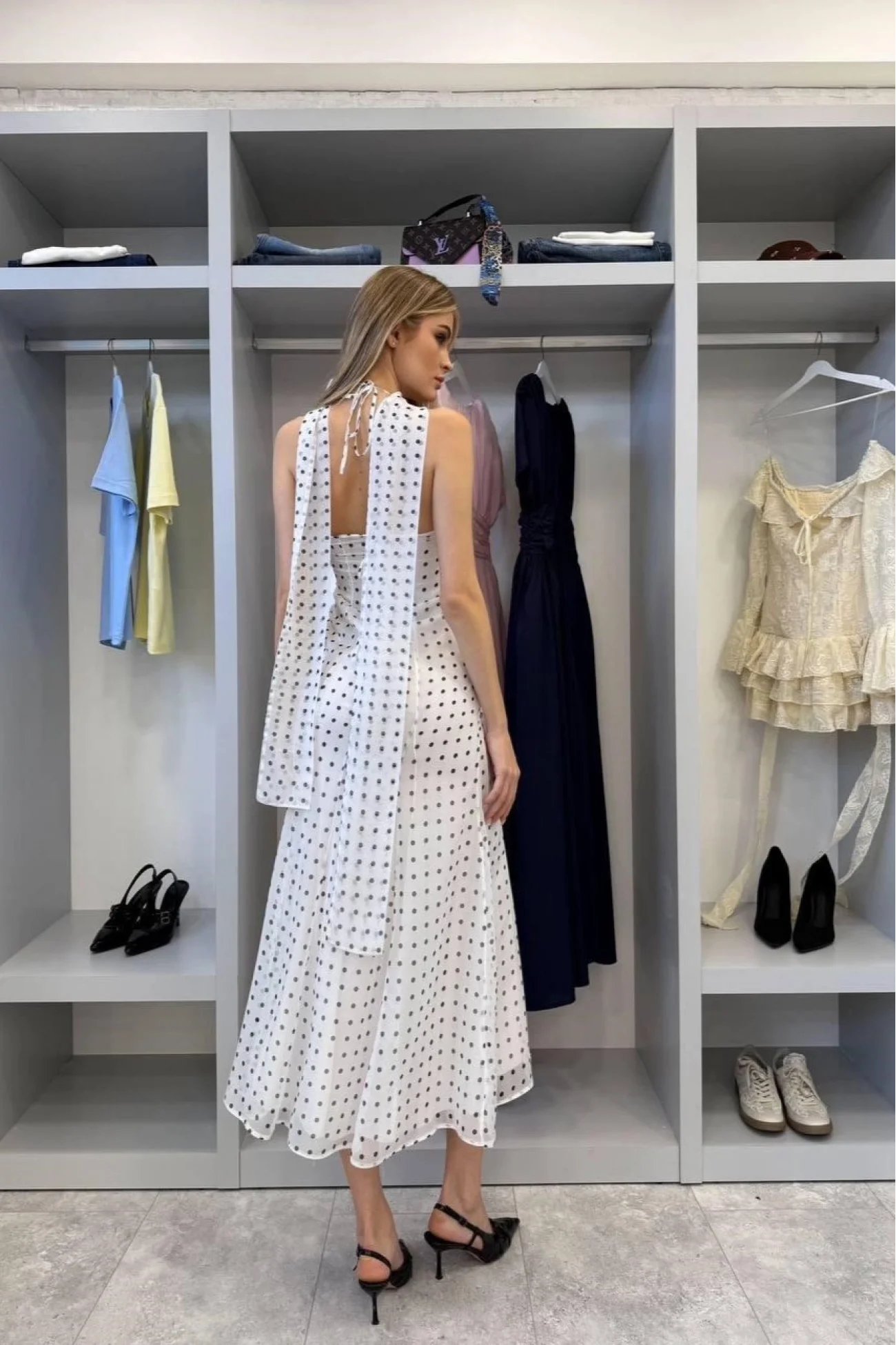 Kadın Beyaz Şal Detaylı Puantiyeli Elbise 1041-2777