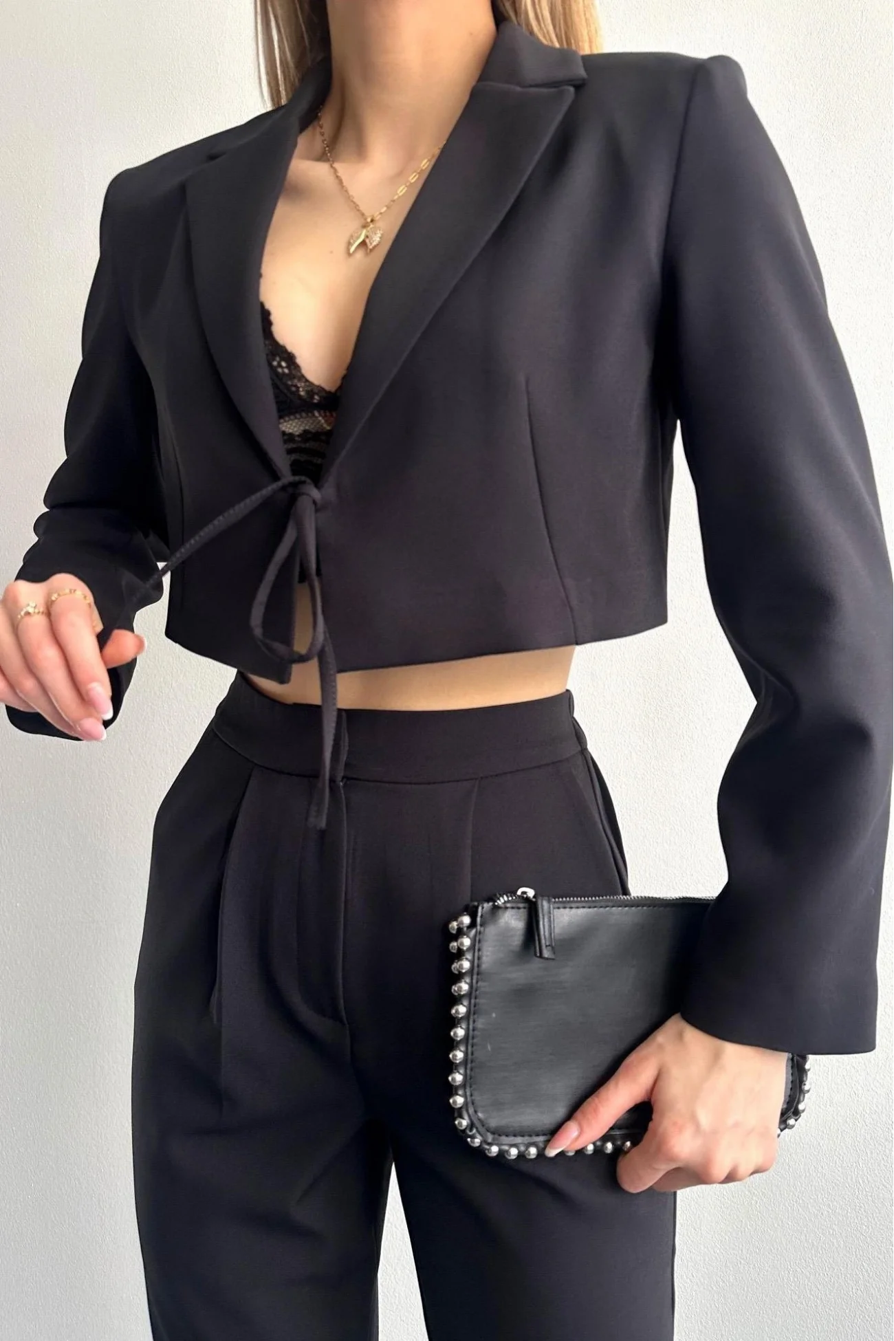 Kadın Siyah Önü Bağlamalı Crop Ceket 10120