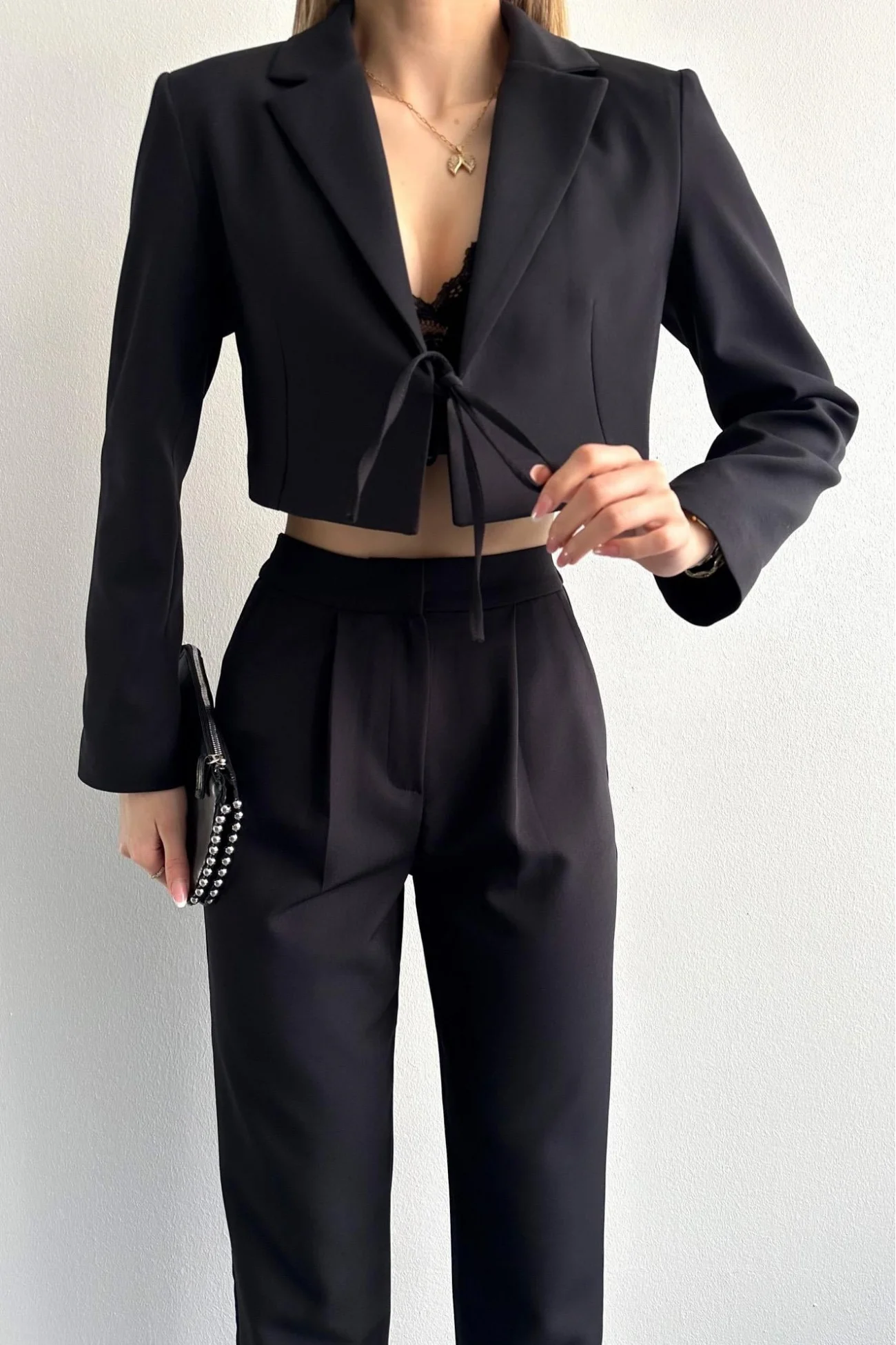 Kadın Siyah Önü Bağlamalı Crop Ceket 10120