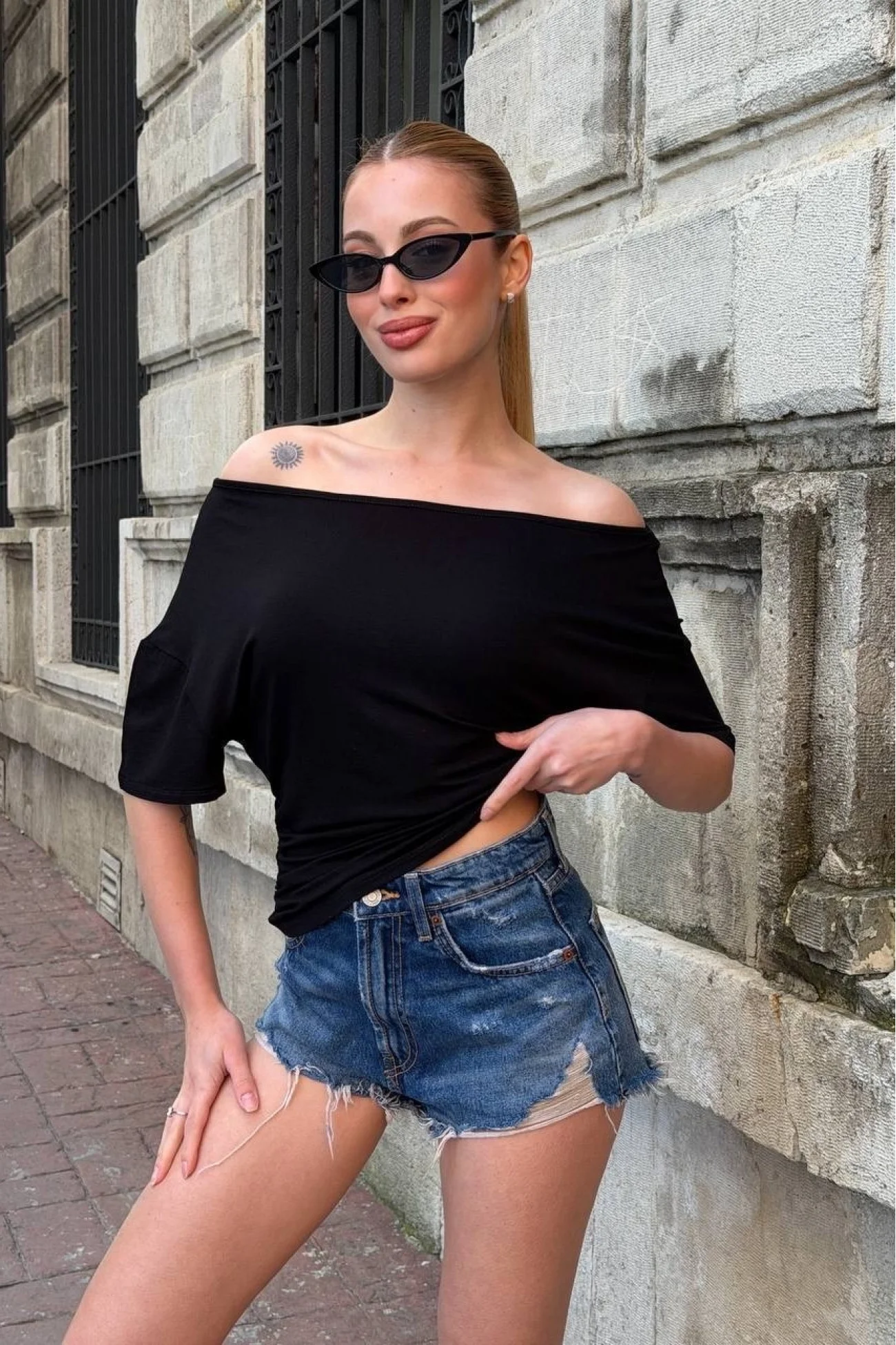 Kadın Siyah Asimetrik Bluz 412