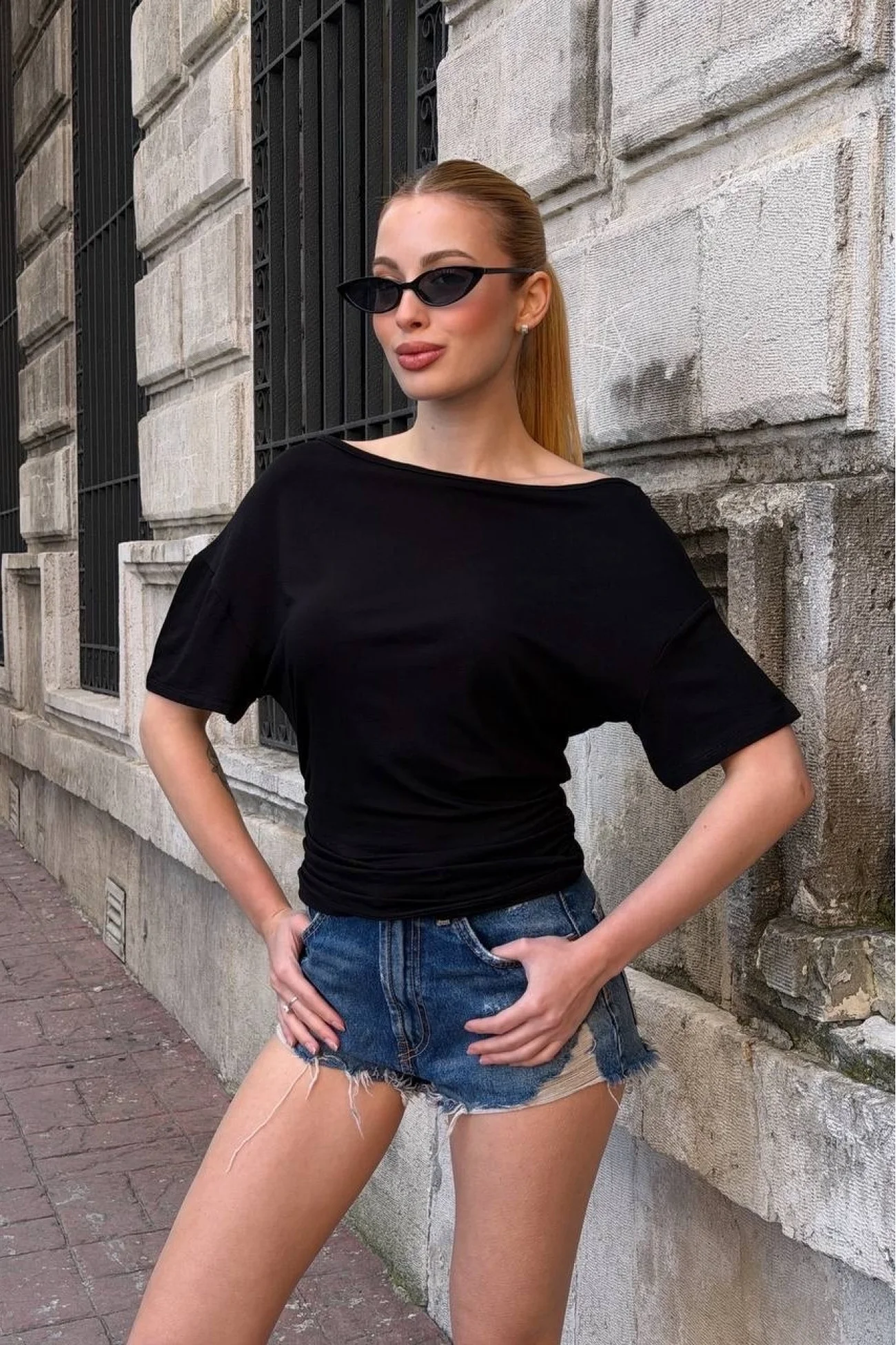 Kadın Siyah Asimetrik Bluz 412