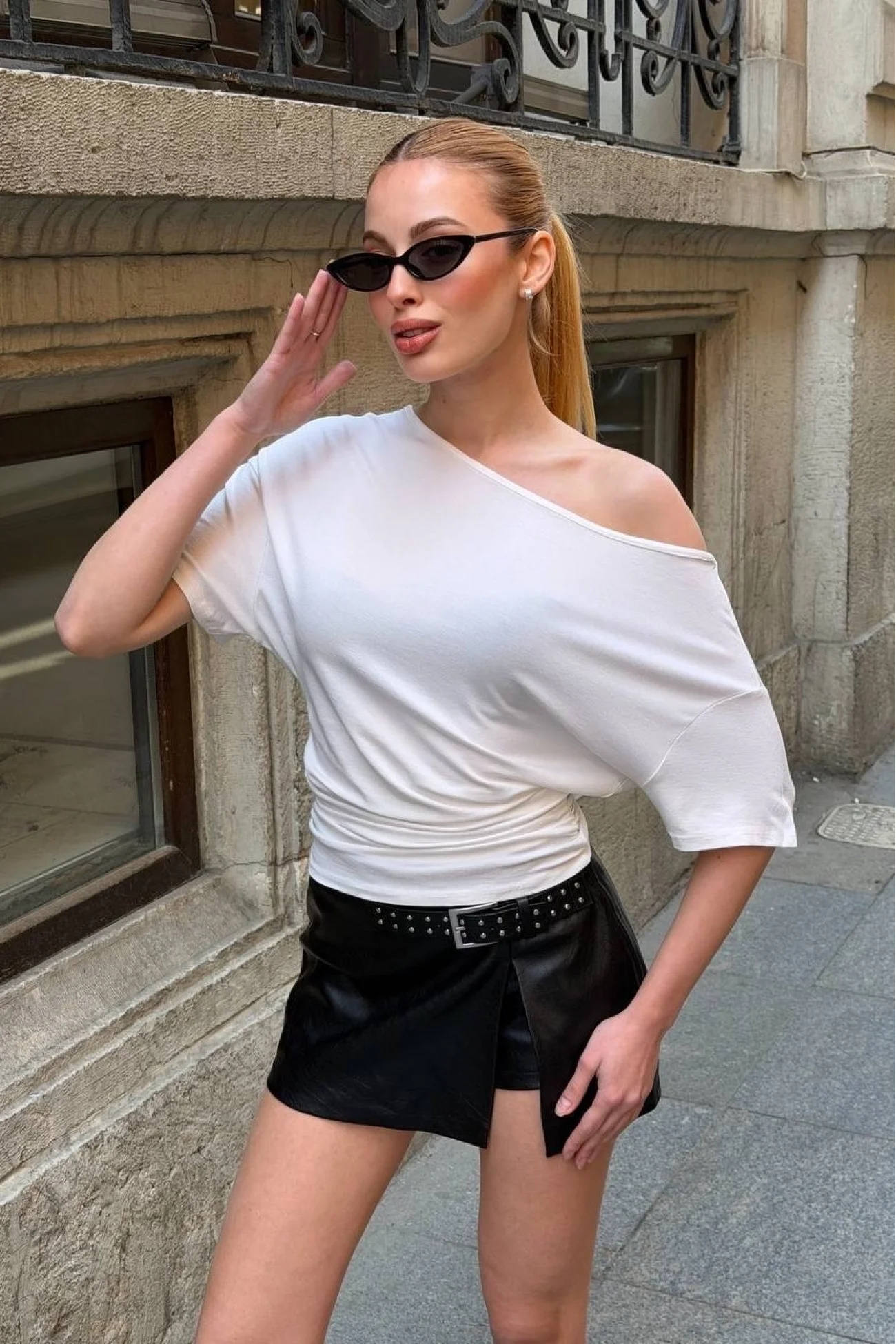 Kadın Beyaz Asimetrik Bluz 412