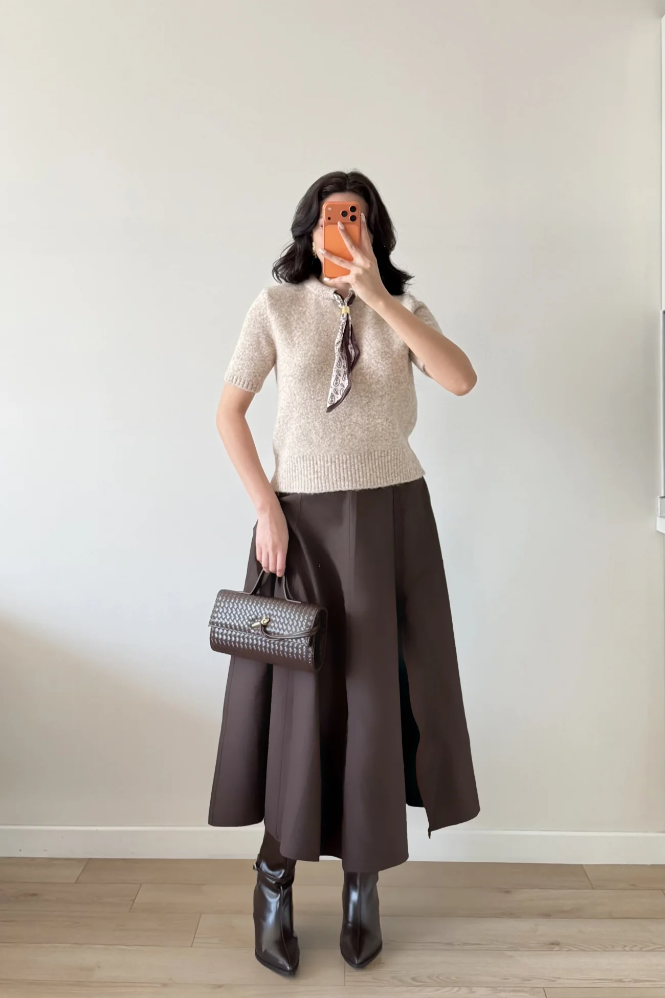 Kadın Bej Fularlı Kısa Kol Kazak 1014-2536