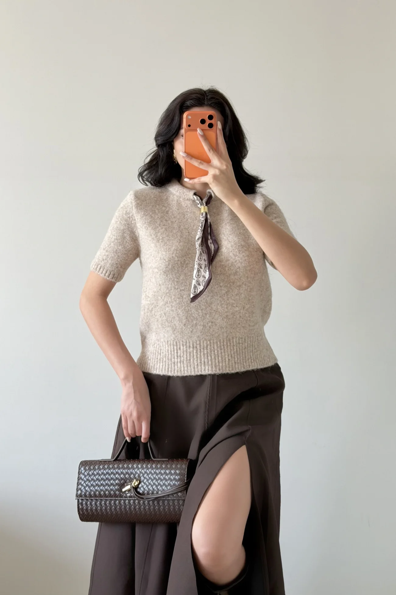 Kadın Bej Fularlı Kısa Kol Kazak 1014-2536