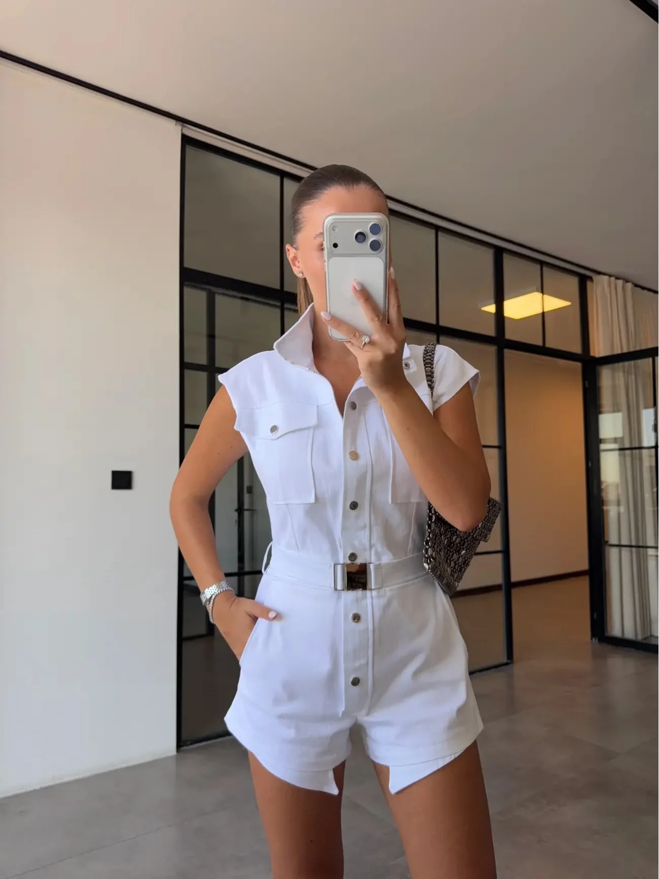 Kadın Beyaz Tokalı Kemerli Denim Şort Tulum 8062