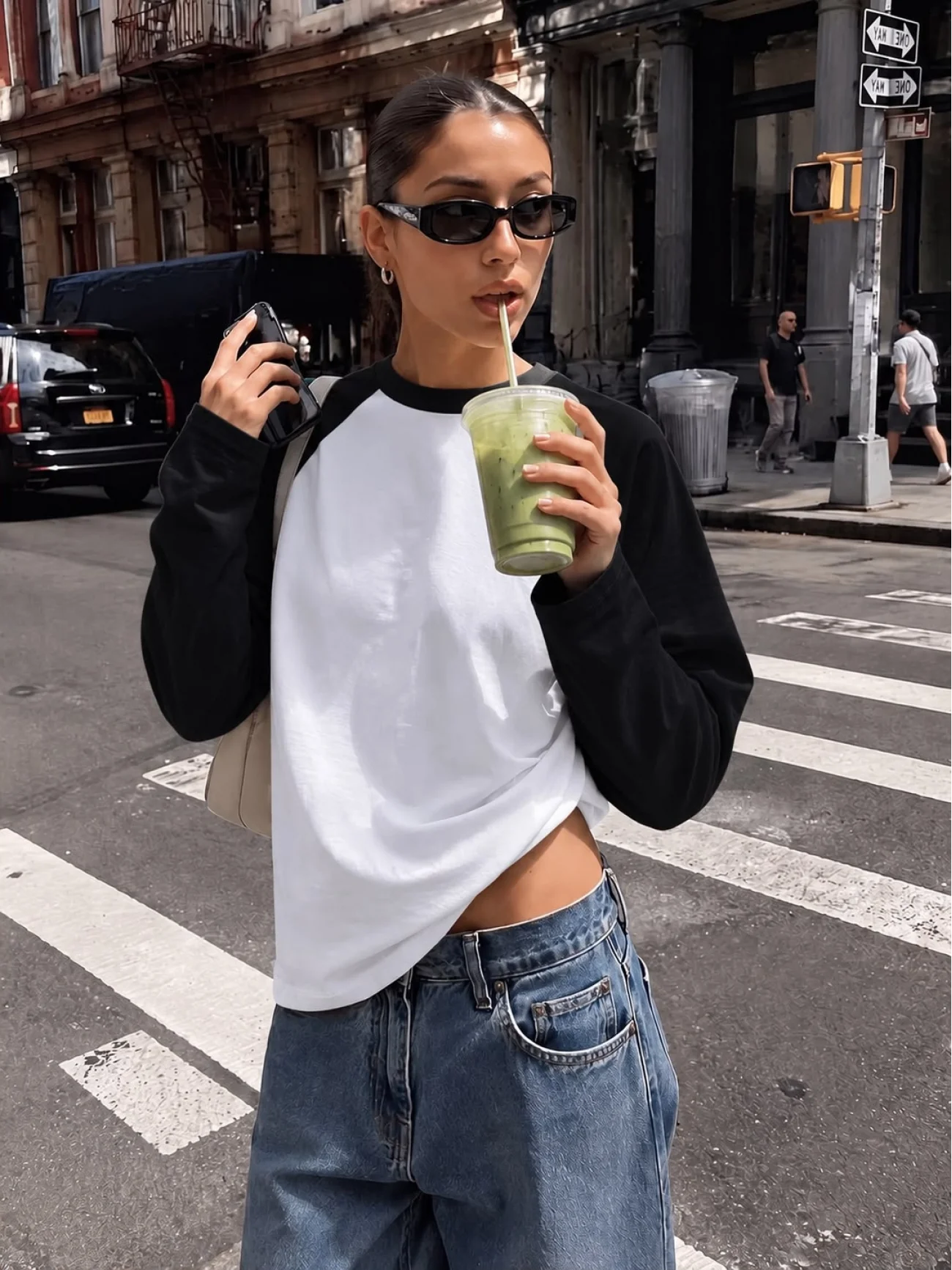Kadın Beyaz Viral Uzun Kol Oversize T-shirt 2222