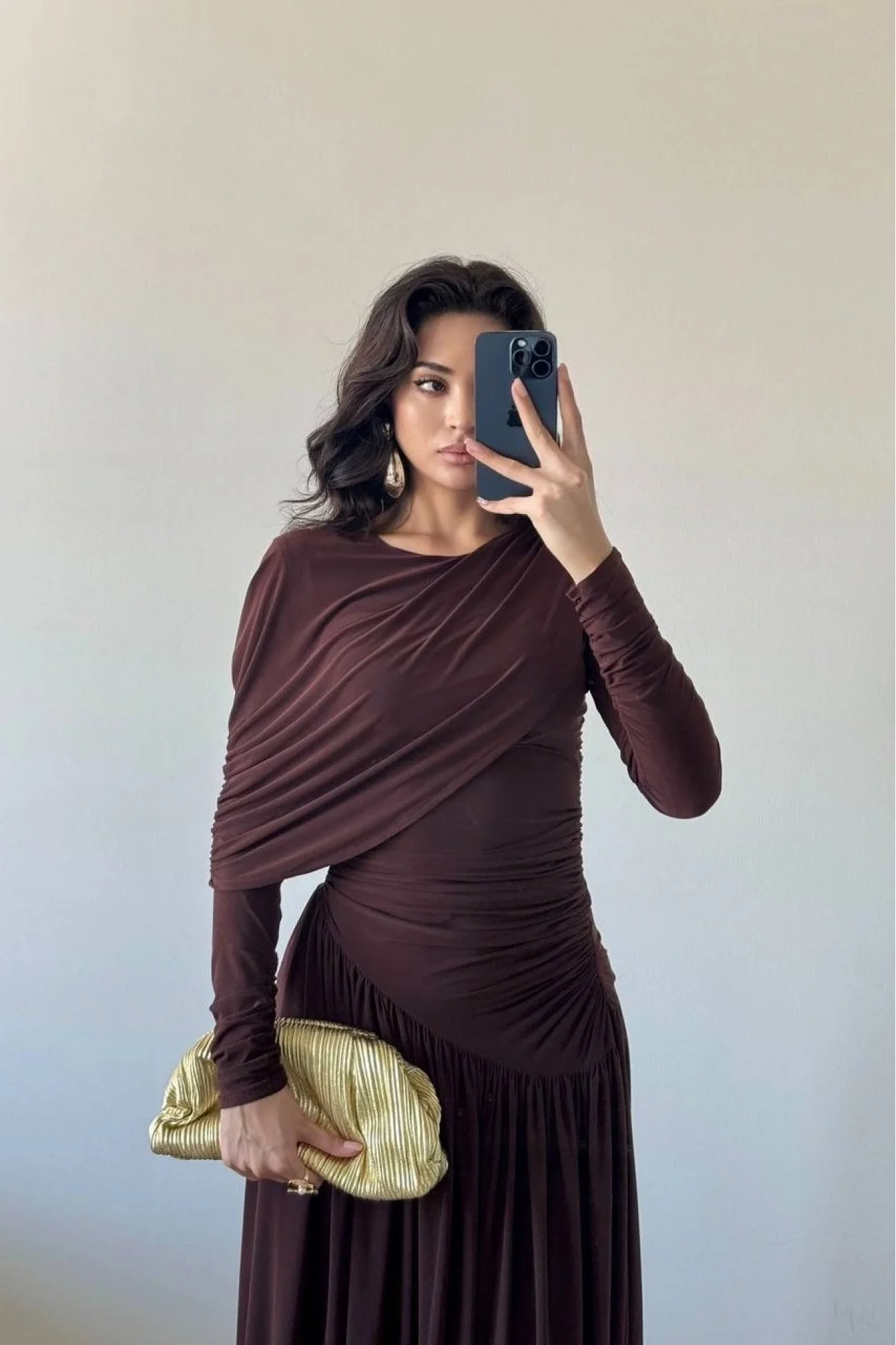 Kadın Kahve Omuz Parçalı Çapraz Büzgülü Elbise 1041-2679