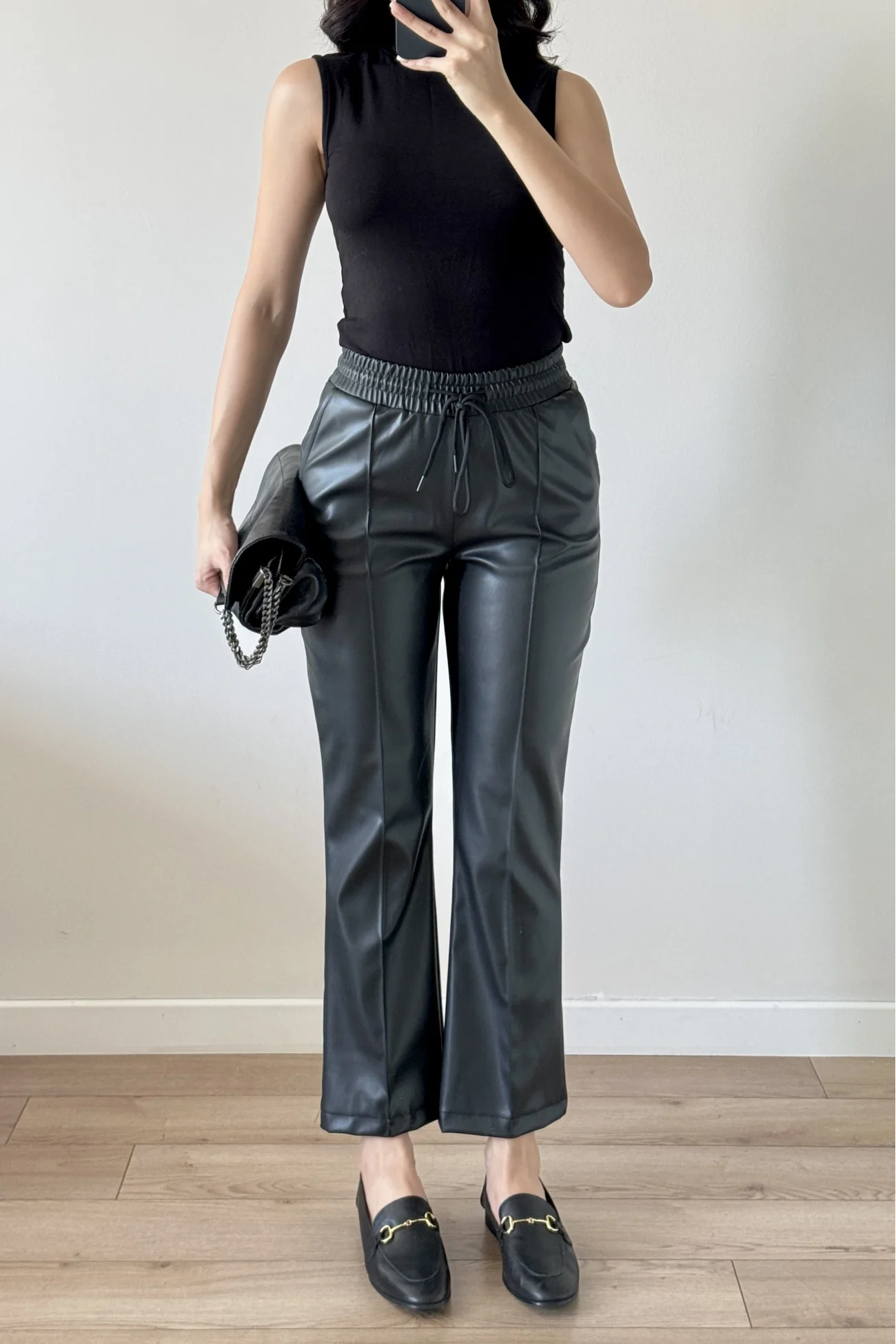 Kadın Siyah Lastikli Çımalı Deri Pantolon 30322