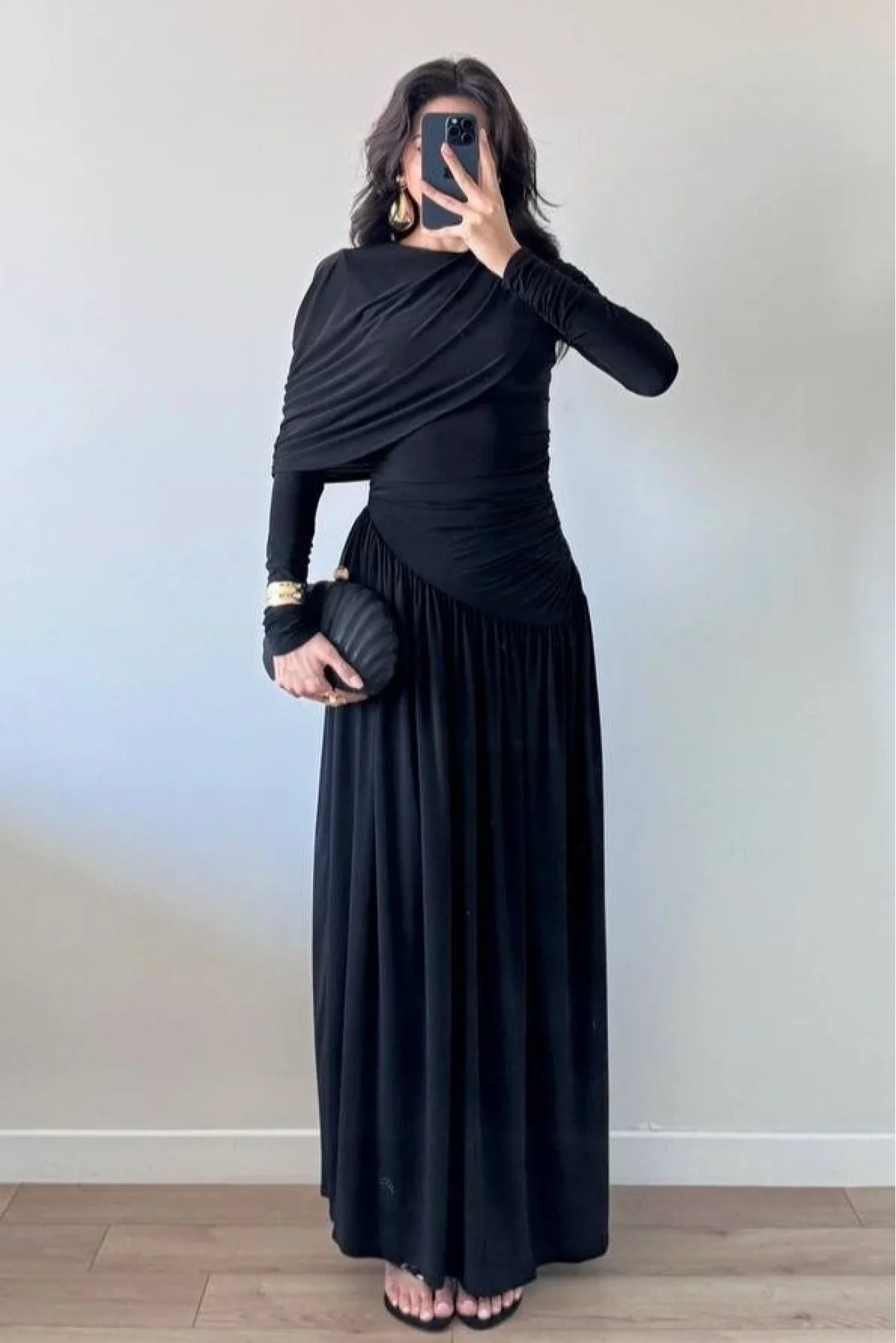 Kadın Siyah Omuz Parçalı Çapraz Büzgülü Elbise 1041-2679