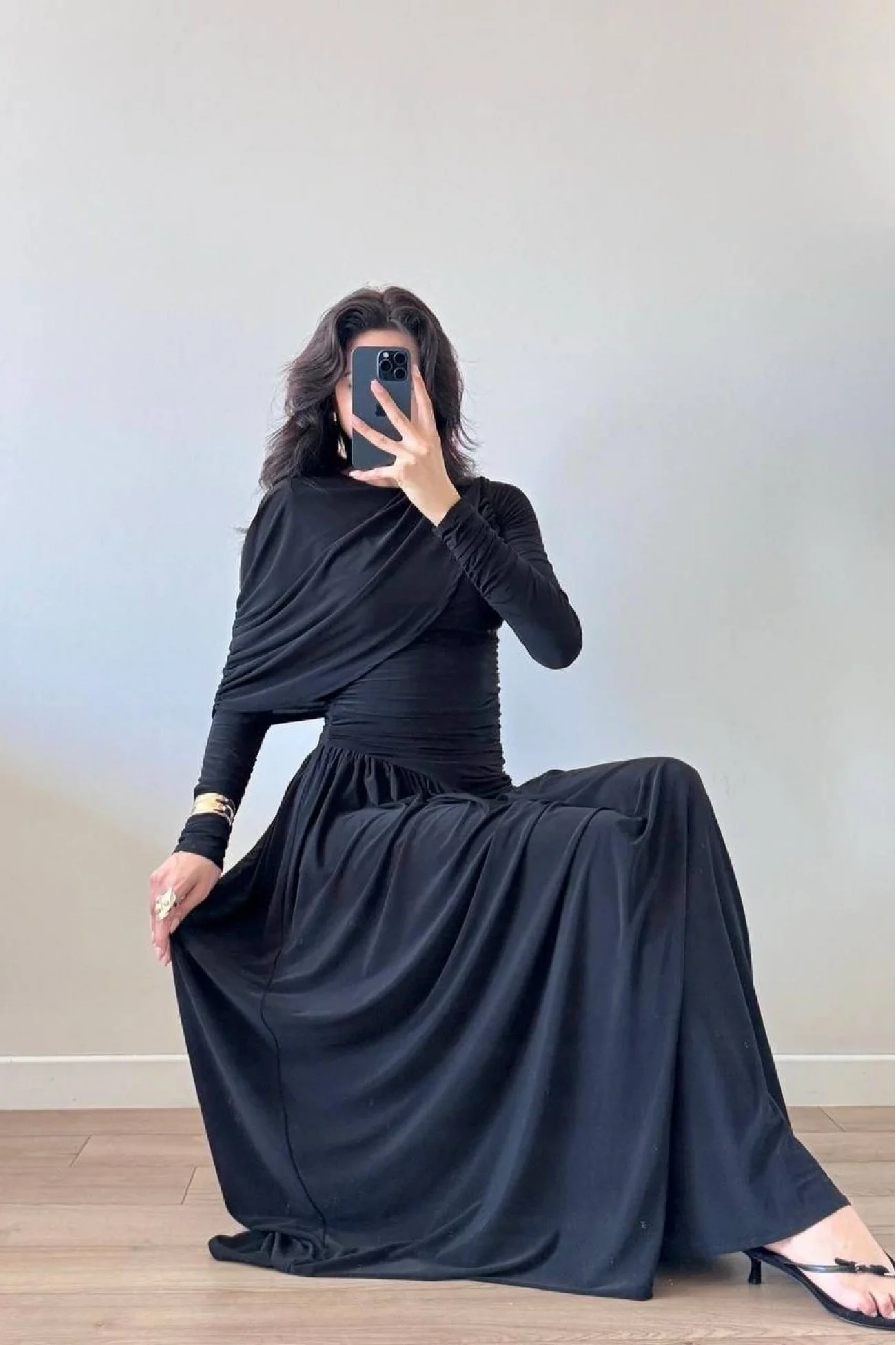 Kadın Siyah Omuz Parçalı Çapraz Büzgülü Elbise 1041-2679