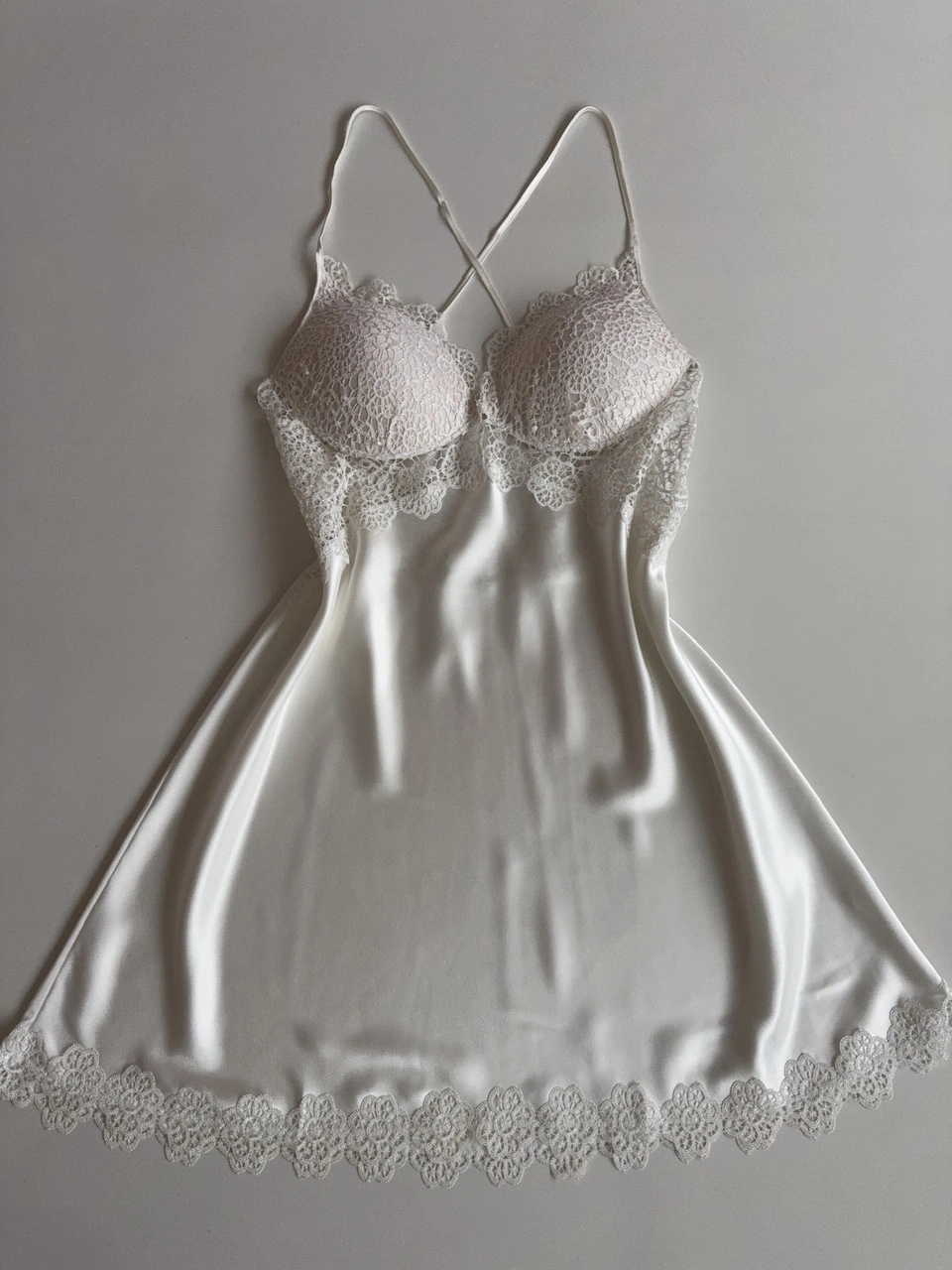 Büyük Beden Güpür Detaylı Ekru Kısa Gecelik