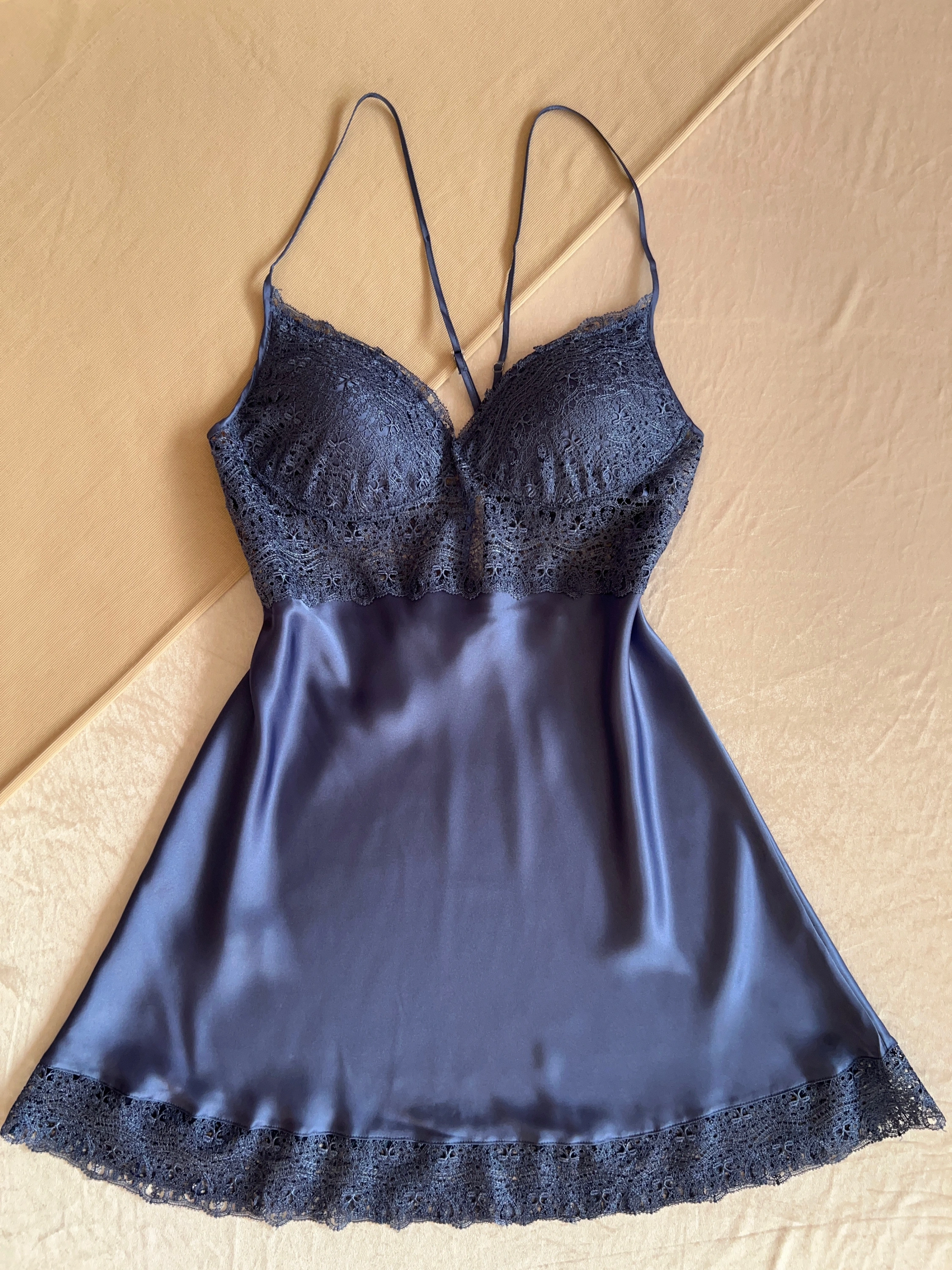 Büyük Beden Mavi Güpür Detaylı Gecelik