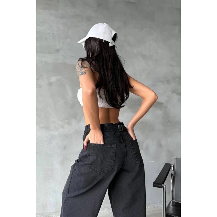 Arkadan tokalı jeans pantolon Siyah