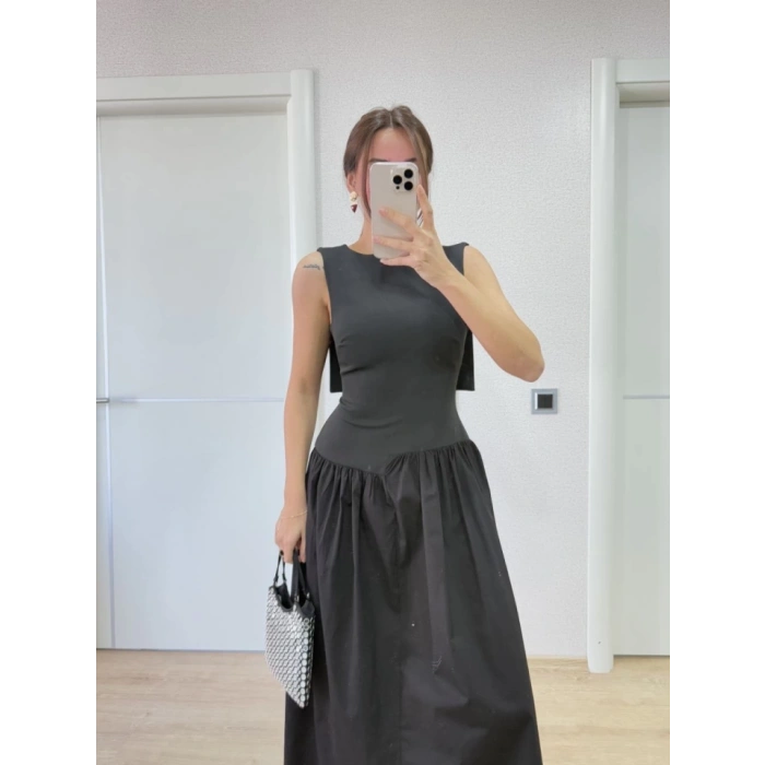 Arkası Kanatlı Uzun Elbise- Siyah