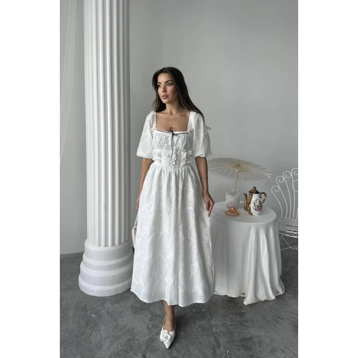 Beyaz Dantel Detaylı Brode Elbise
