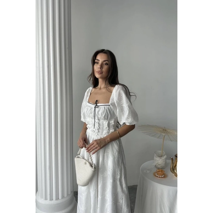 Beyaz Dantel Detaylı Brode Elbise