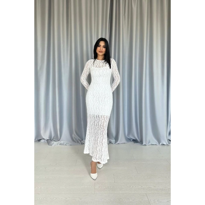 Beyaz Dantelli Uzun Kollu Elbise