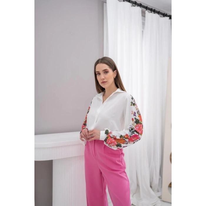 Beyaz Kolu Çiçekli Gömlek