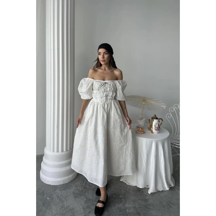 Ekru Dantel Detaylı Brode Elbise