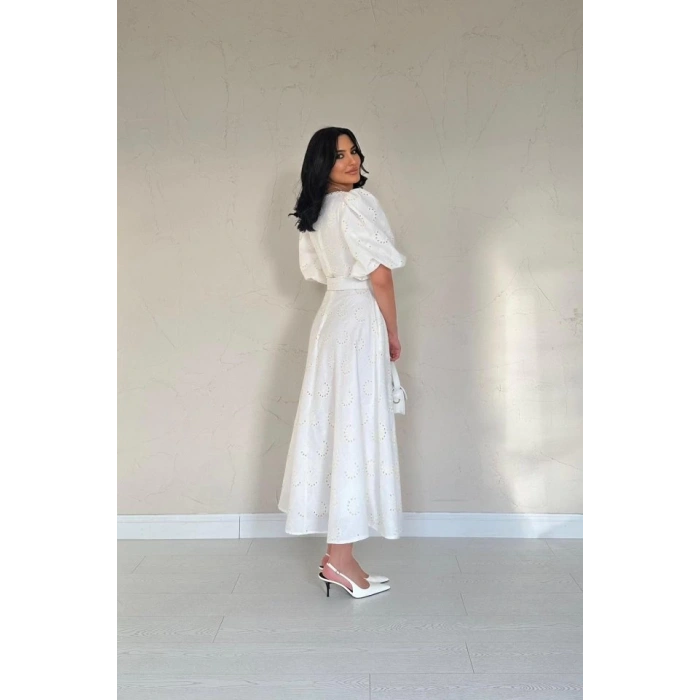 Ekru Göğüs Kup Detaylı Kemerli Brode Elbise