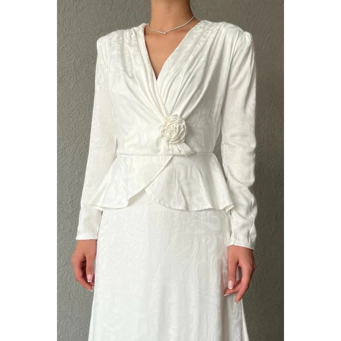 Ekru Pile Detaylı Kruvaze Elbise