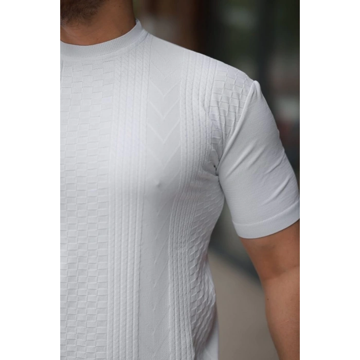 Erkek Desen Dokulu Kısa Kollu Tişört