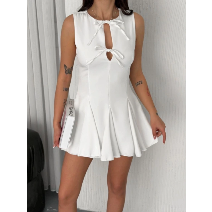 Göğüs Bağlamalı Kolsuz Mini Boy Elbise - Beyaz