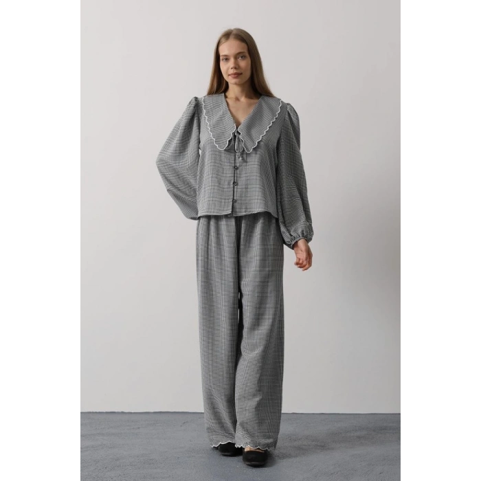 İşlemeli Bebe Yakalı Pantolon Takım - Siyah