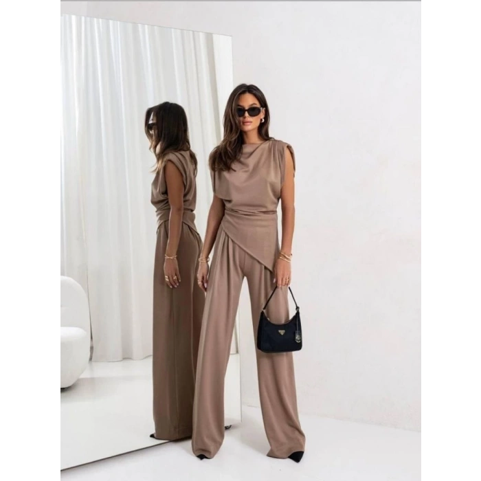 Kadın Dalgıç Kumaş Sıfır Kol Bluz Ve Bol Kesim Pantolon Ikili Takım