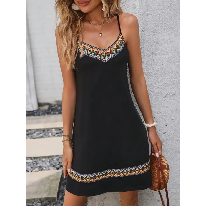 Kadın Ip Askılı V Yakalı Etnik Desenli Detaylı Elbise