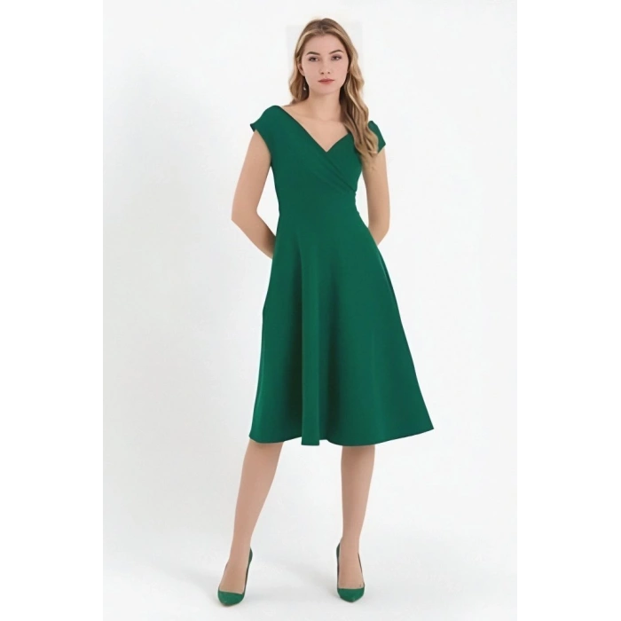 Kadın Kısa Kollu Kruvaze Yaka Eteği Volanlı Krep Elbise