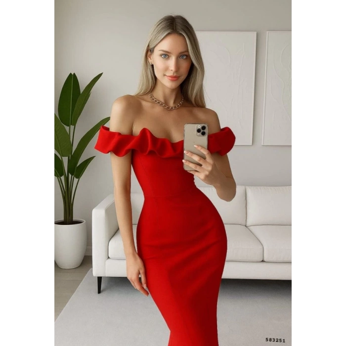 Kadın Madonna Yaka Küpür Detaylı Scuba Elbise