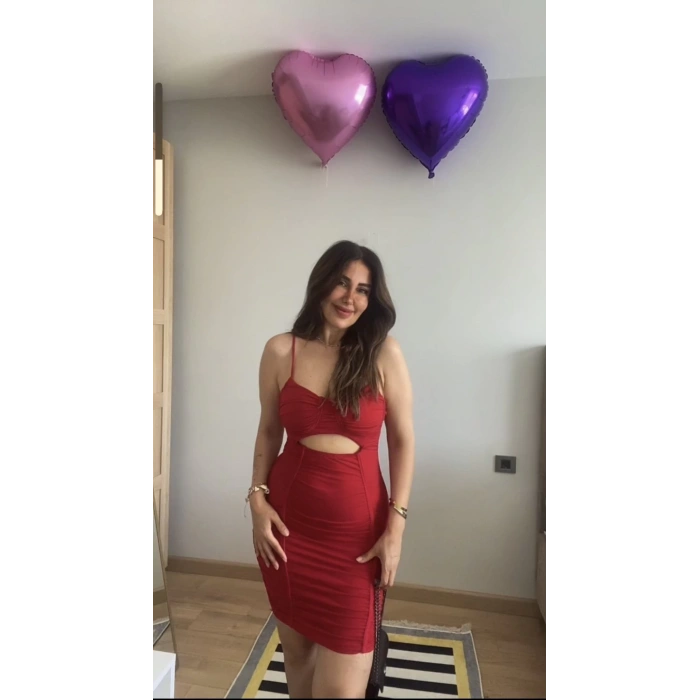 Kadın Omuz Askılı Göbek Ve Sırt Dekolteli Gipe Ve Büzgü Detay Fırsat ürün Mini Elbise