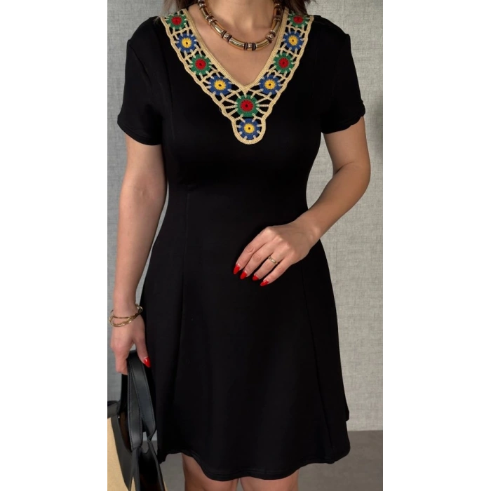 Kadın Penye Kumaş Çiçek Desenli Nakışlı Elbise