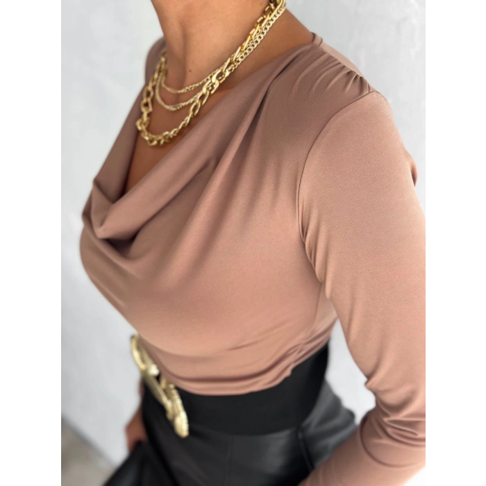 Kadın Sandy Kumaş Degaje Yaka Uzun Kollu Bluz