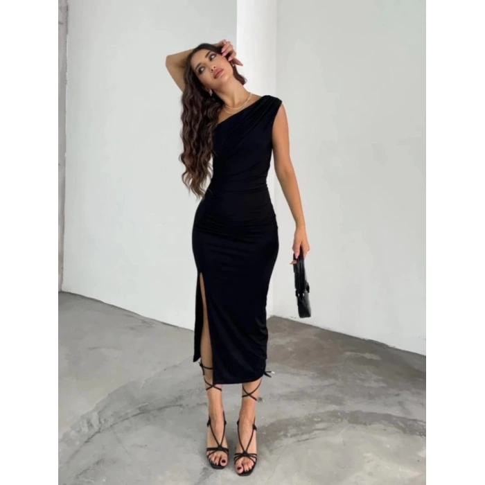 Kadın Tek Omuzu Açık Büzgülü Yandan Yırtmaçlı Uzun Sandy Elbise