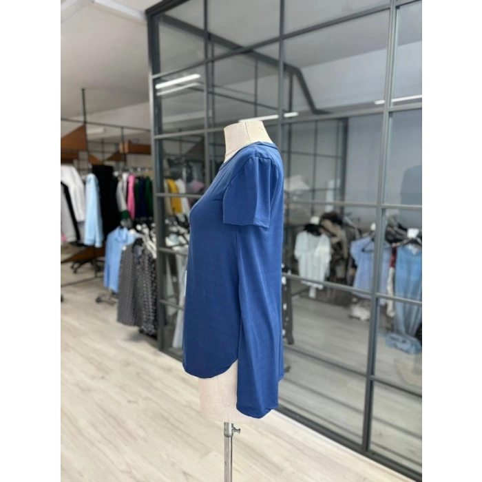 Kadın Türlü Viskon Kumaş Yırtmaç Detaylı Bluz