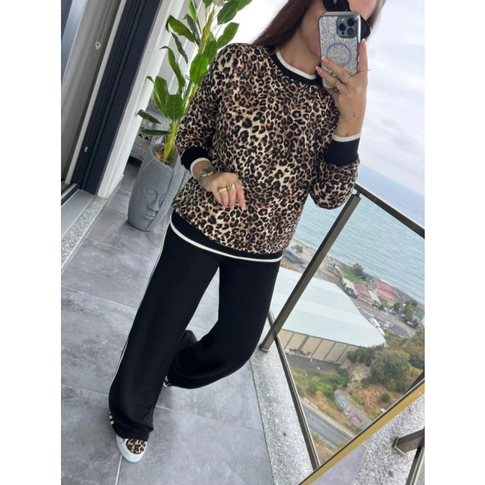Kadın Uzun Kollu Bisiklet Yaka Leopar Desenli Iki Iplik Bluz Ve Viskon Iki Iplik Pantolon Ikili Takım