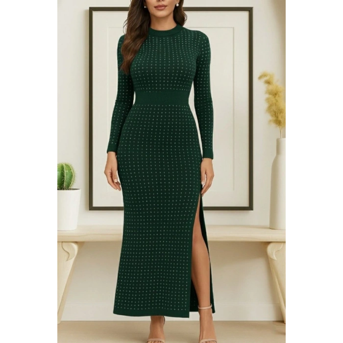 Kadın Uzun Kollu Bisiklet Yaka Taşlı Midi Kadife Elbise