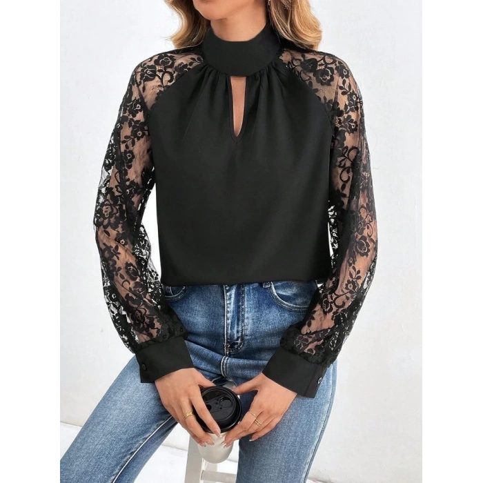 Kadın Uzun Kollu Göğüs Pencere Detay Yaka Boğazlı Kolları Tüllü Sandy Bluz