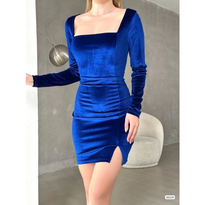 Kadın Uzun Kollu Kare Yaka Yırtmaç Detay Kadife Kumaş Mini Elbise