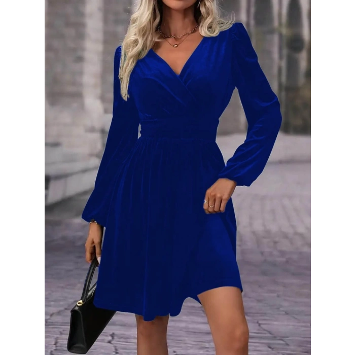 Kadın Uzun Kollu Kruvaze Yaka Beli Lastikli Kiloş Kadife Elbise